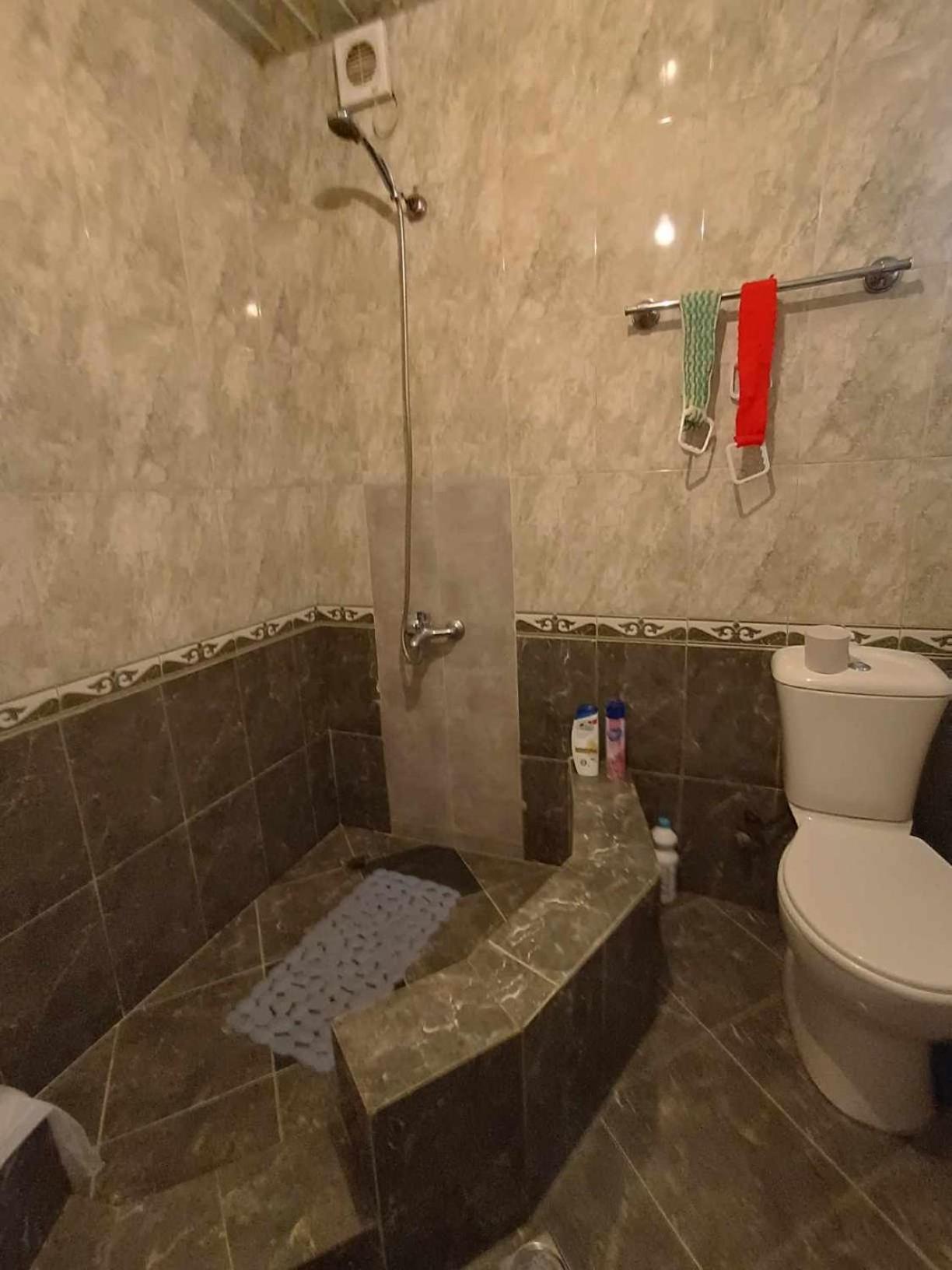 Guest House in Zhabeshi Lali Exterior foto